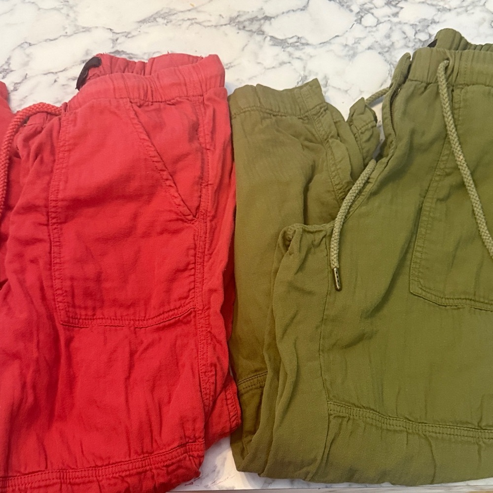 J Crew Red and Green casual pants size 2 women’s